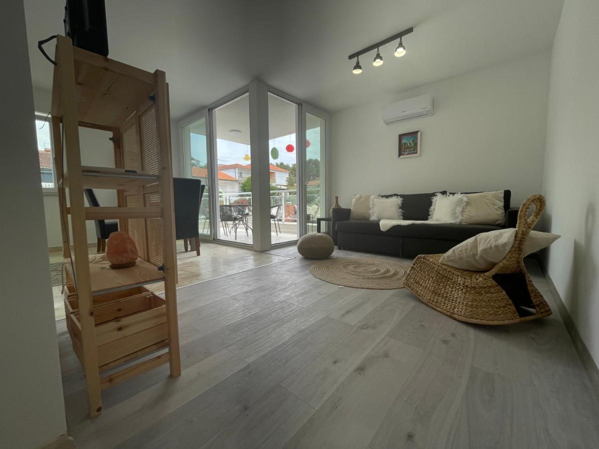 Vila Regina Apartment Paloma With Swimming Pool 耶泽拉 外观 照片