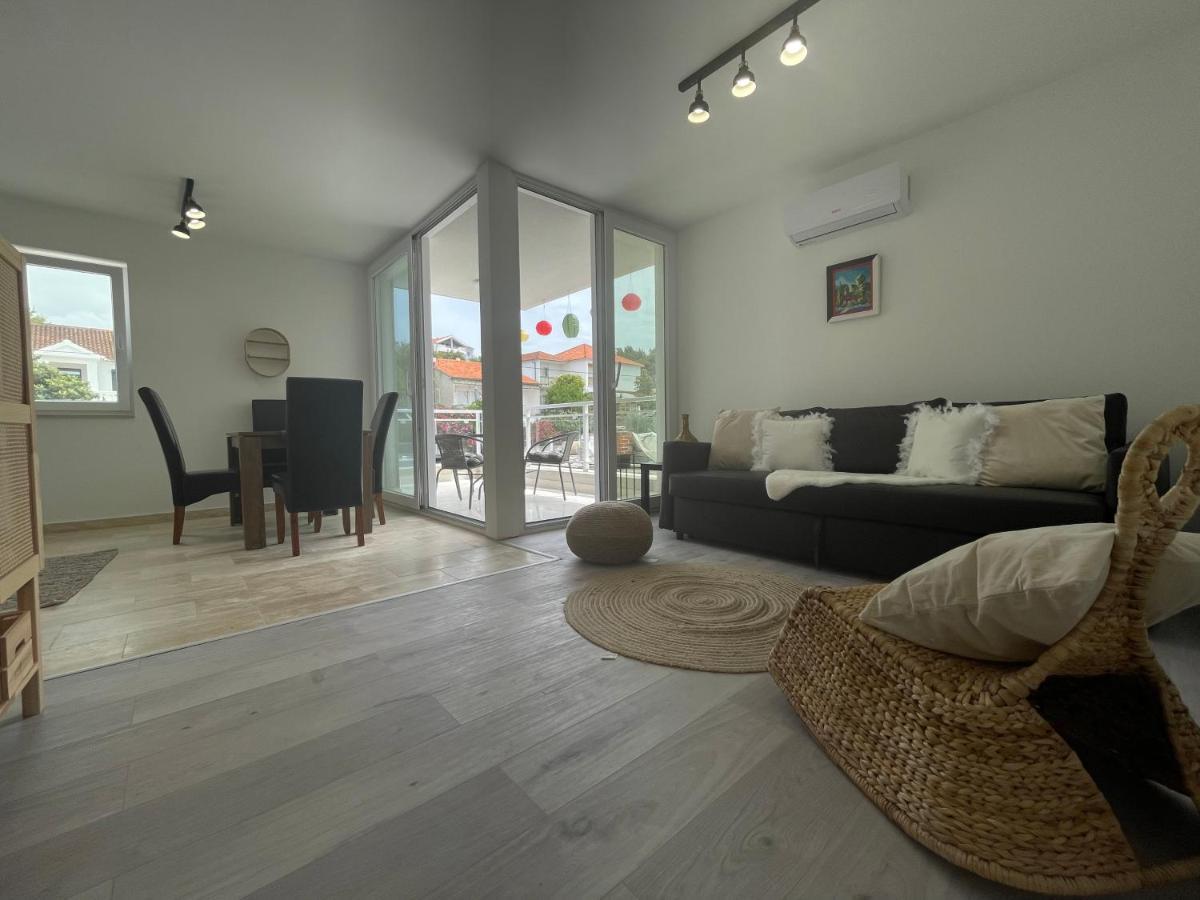 Vila Regina Apartment Paloma With Swimming Pool 耶泽拉 外观 照片